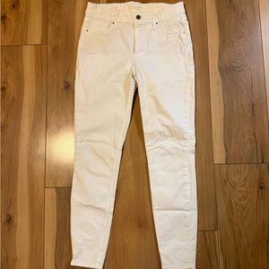 WHBM Sculpt Skinny high rise Ankle Jeans in White - Size 4